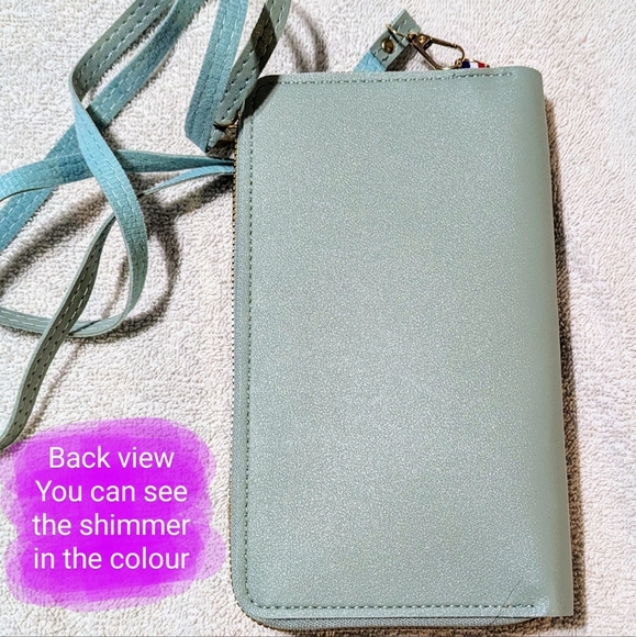 Cellphone wallet case, BNWOT, shimmery teal/light blue colour, cute wallet - Picture 10 of 10